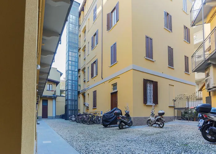 The Best Rent - Spacious Two Bedrooms Apartment Near Porta Romana